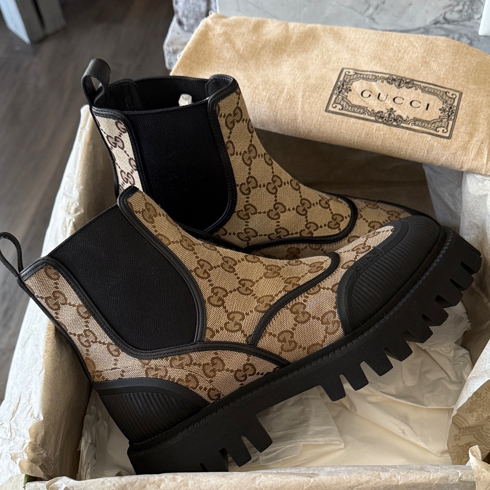 🤩NWT🤩 GUCCI CHELSEA BEIGE BROWN/BLACK GG ANKLE MONOGRAM Sz 40